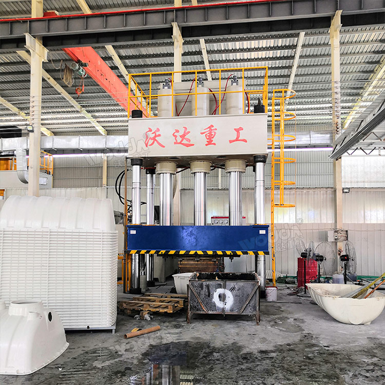 1000噸玻璃鋼化糞池油壓機.jpg
